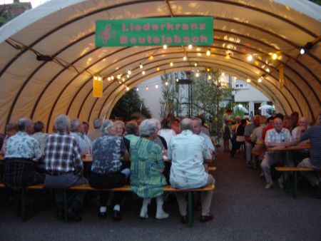Die gut besuchte Laube am Samstagabend