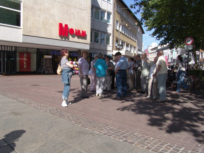 Warten auf die Stadt-Fhrung