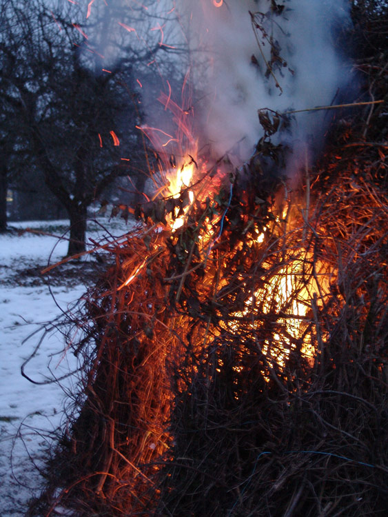 Das Feuer brennt