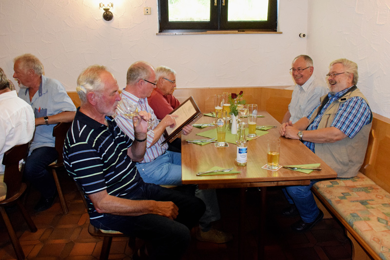 Abschlu im Goldener Ochsen in Crffelbach