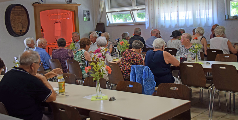Die Besucher im Sngerheim