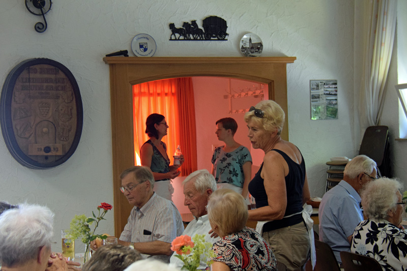 Die Besucher im Sngerheim